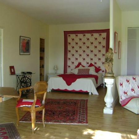 Bed and Breakfast Les 4 Elements St Emilion Branne  Exterior foto